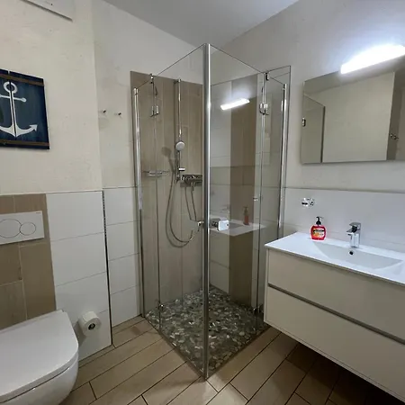 Apartment 2 *
